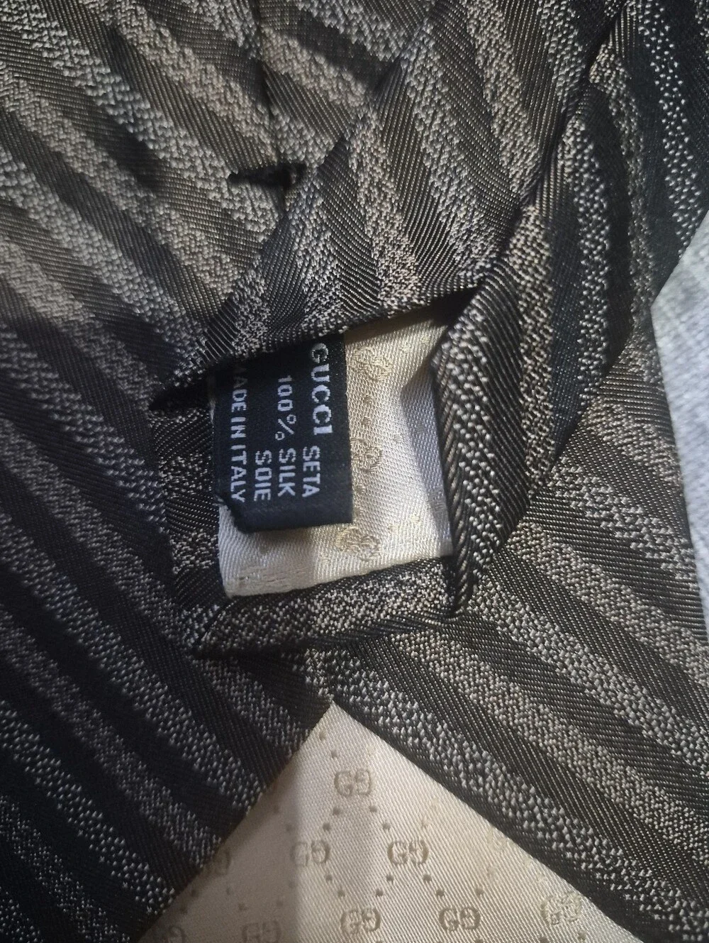Authentic GUCCI Silk Tie Brown Charcoal Diagonal Stripe Embroidered Crest 3.75